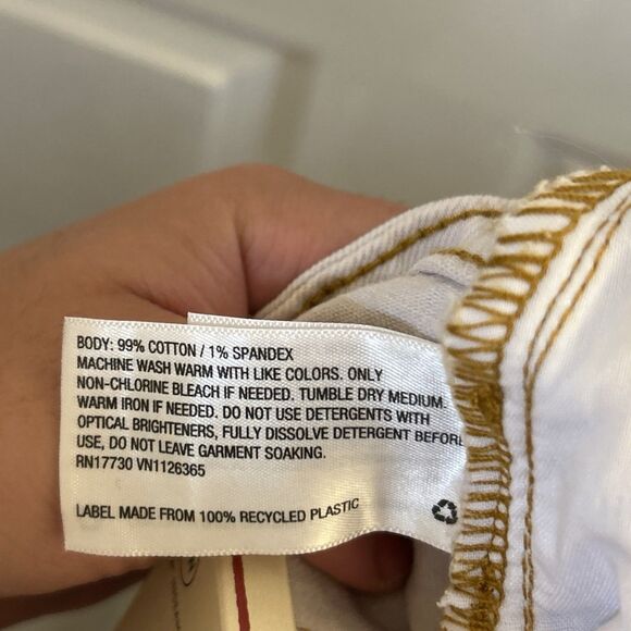 NWT Universal Thread High-Rise Vintage Midi Jean Shorts Cut Off Raw Hem Size 18W - Picture 6 of 16